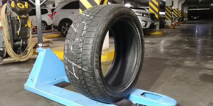 255 50 19 Bridgestone Blizzak LM25 4x4 107V RunF