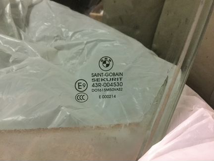 Стекло передней левой двери BMW X5 E70