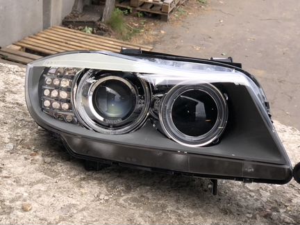 Фара BMW E90